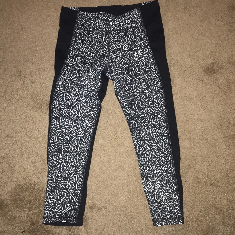 Patterned Under Amour heat gear leggings